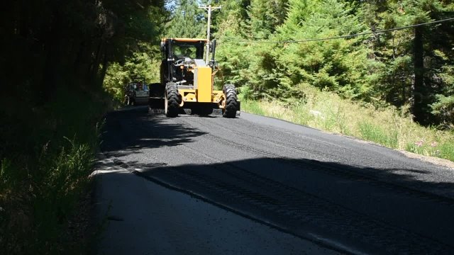 Road Crew working at Elk Creek Road in Myers Flat.