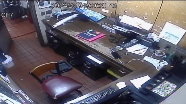 10032019.MansfieldRdApplebeesBurglaryvideo