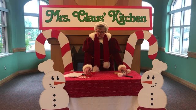Mrs. Claus' Kitchen (Gingerbread House)