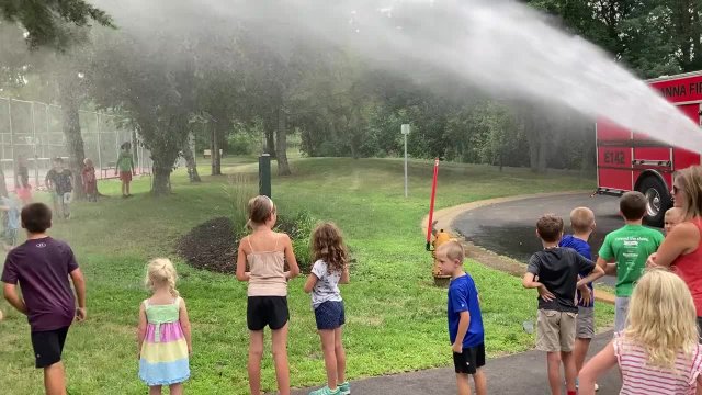 Lake Johanna Fire Department Visits Cummings Park