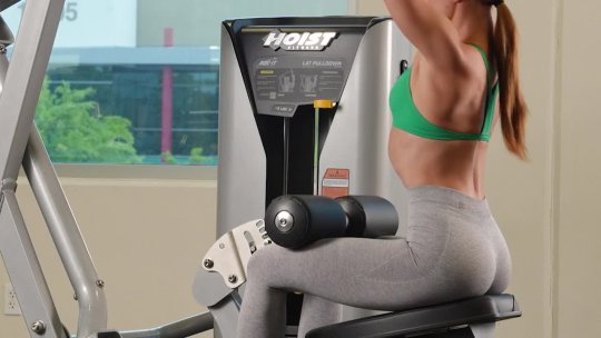 5 - Hoist Lat Pulldown