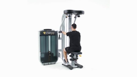 18 - Matrix Ultra Rear Delt Pec Fly